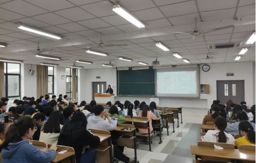 有电子商务专业的研究生